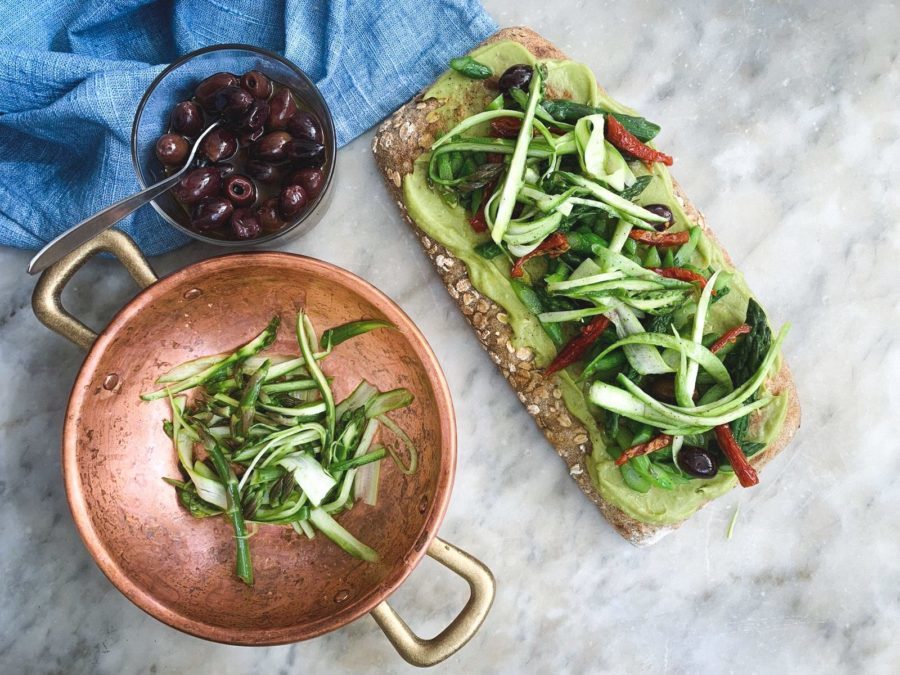 PIZZA AVOCADO E ASPARAGI